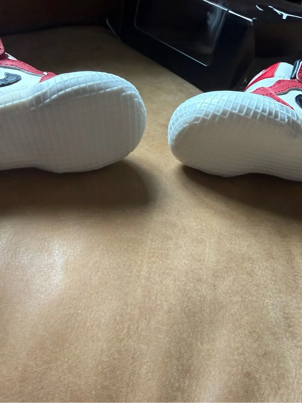 Nike jordan crib